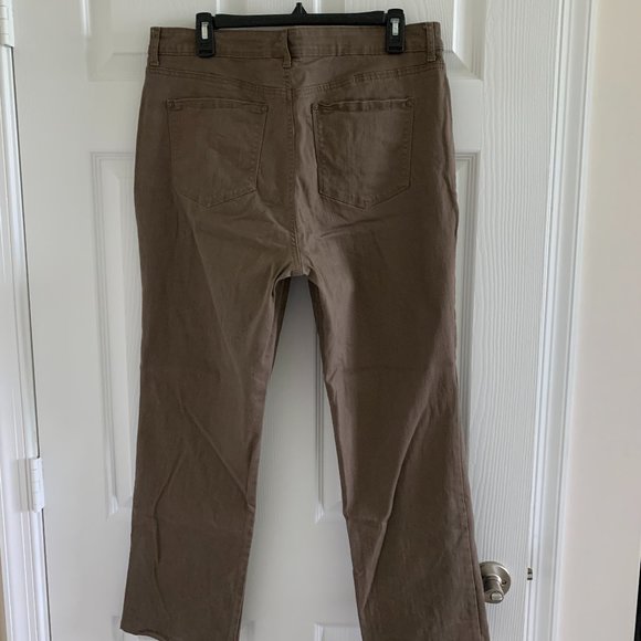 Gloria Vanderbilt Women´s All Around Slimming Effect Straight Jeans, Size 14 - Picture 6 of 11